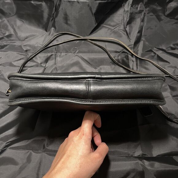 COACH Black Leather "Basic Bag" Zip Clutch Crossbody - Made in USA Vintage 70s - Picture 10 of 16